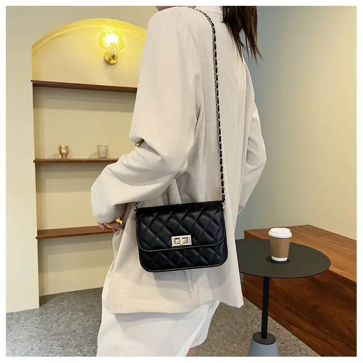 Black Rhombus Chain Shoulder Bag for Women — feature 12