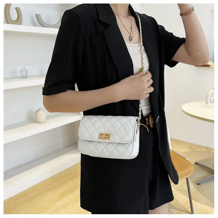 Black Rhombus Chain Shoulder Bag for Women — feature 15