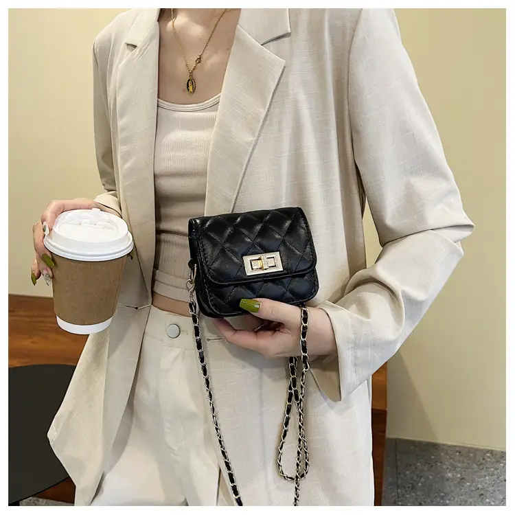 Black Rhombus Chain Shoulder Bag for Women — feature 9
