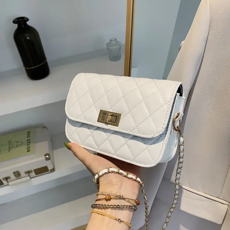 Black Rhombus Chain Shoulder Bag for Women - Image 2