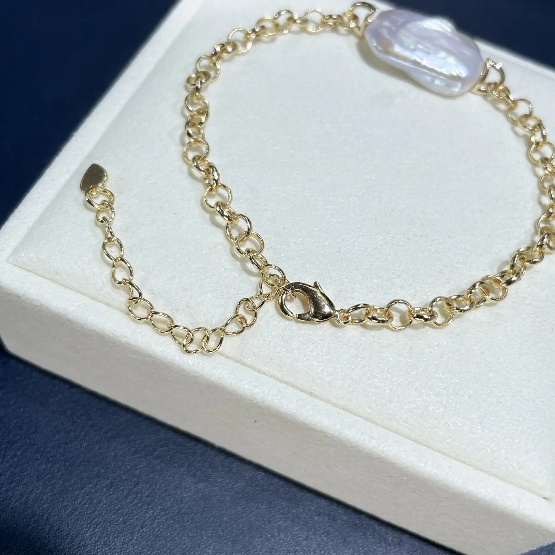 18k Gold Pearl Bracelet Women's Light Luxury Cold Style - Image 6