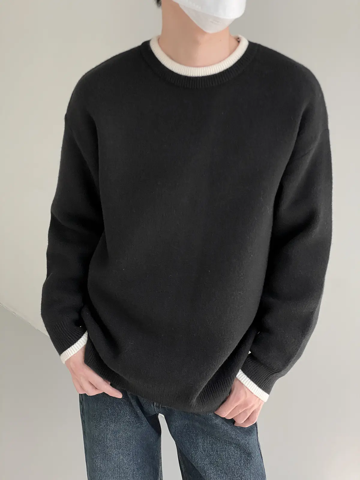 Men Black Knitted Round Neck Sweater for Winter — feature 12