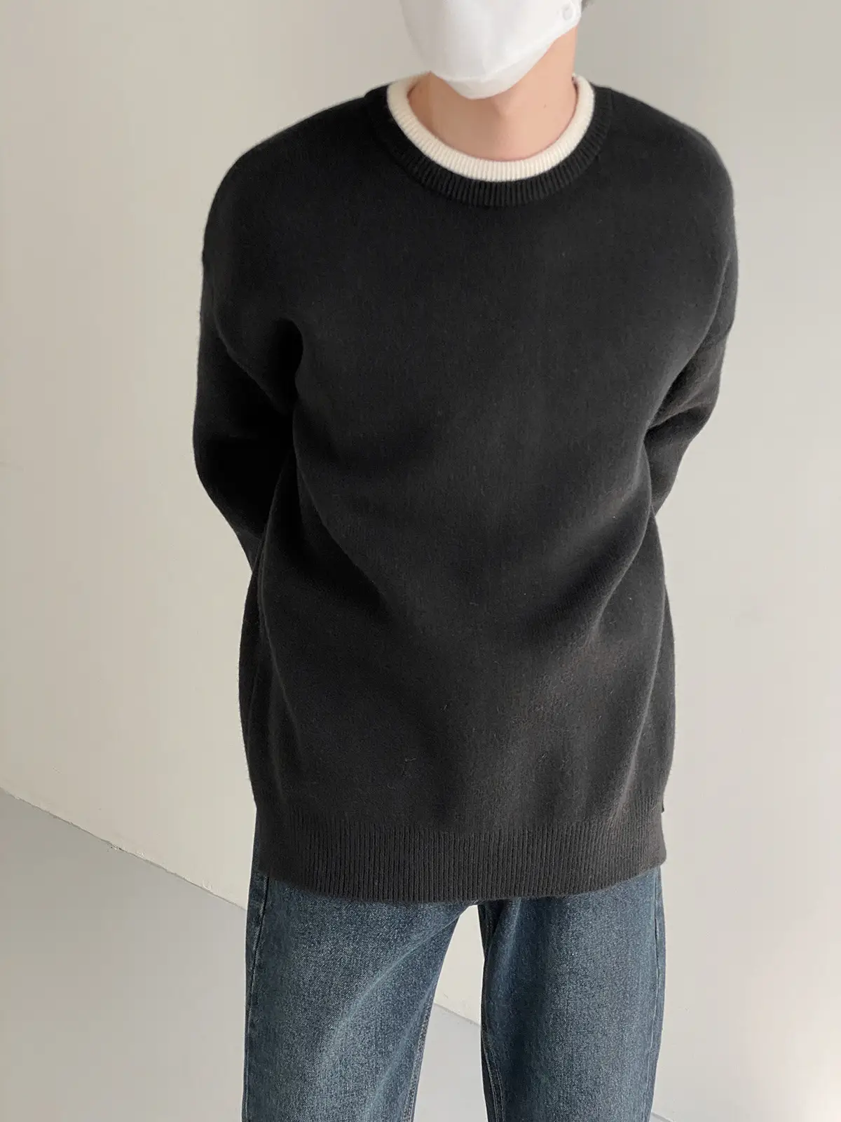 Men Black Knitted Round Neck Sweater for Winter — feature 16