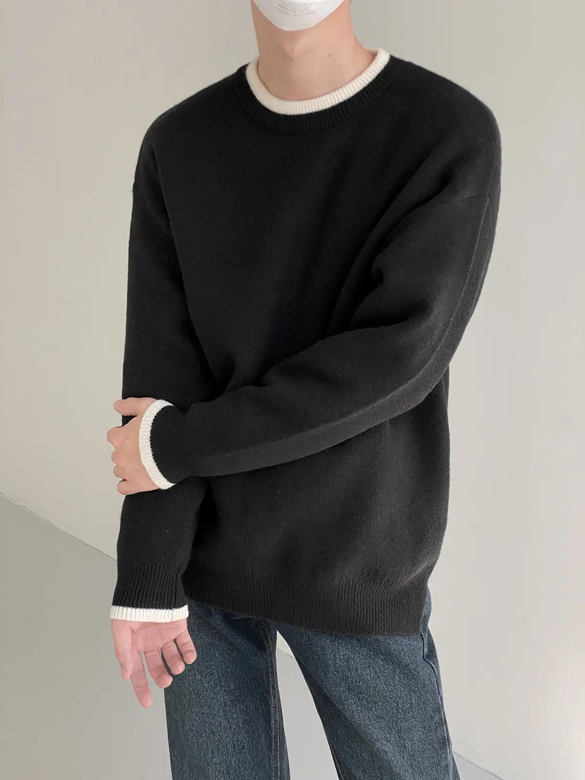 Men Black Knitted Round Neck Sweater for Winter — feature 17