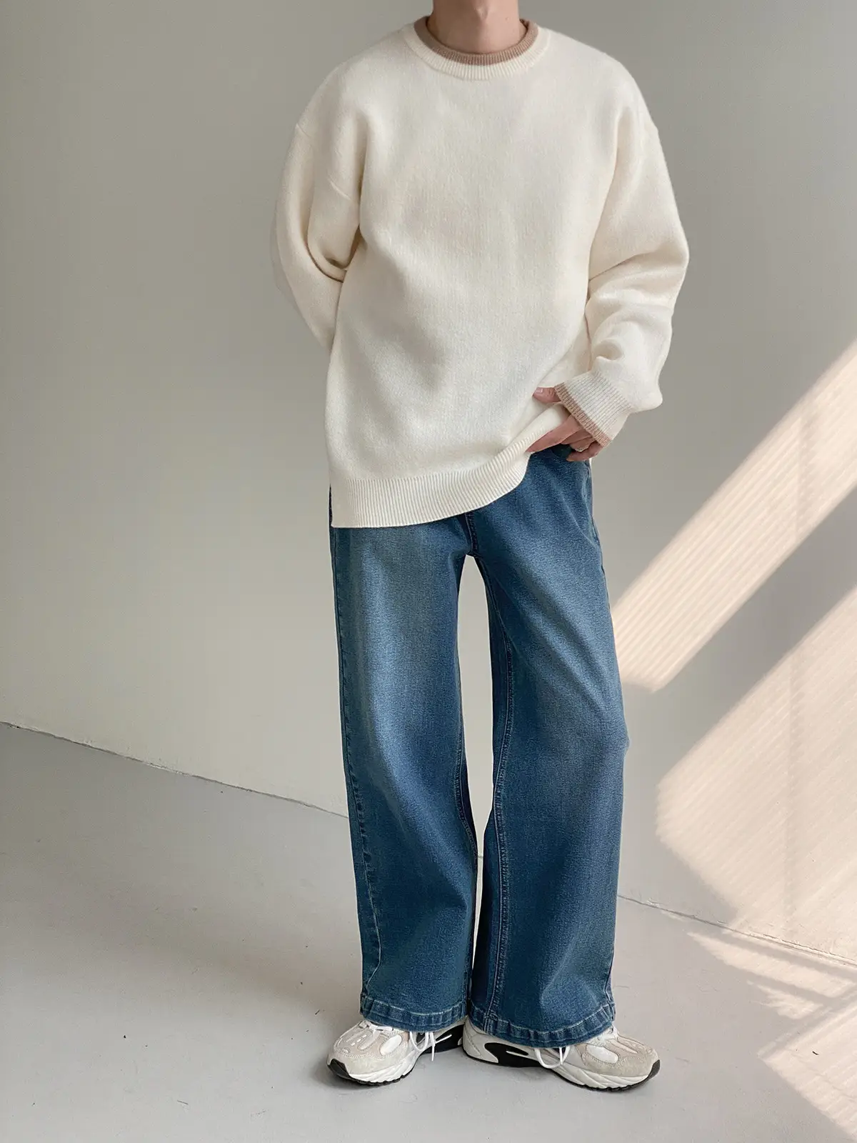 Men Black Knitted Round Neck Sweater for Winter — feature 3