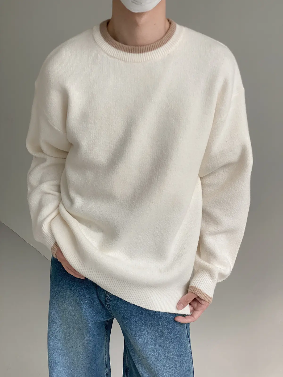 Men Black Knitted Round Neck Sweater for Winter — feature 4