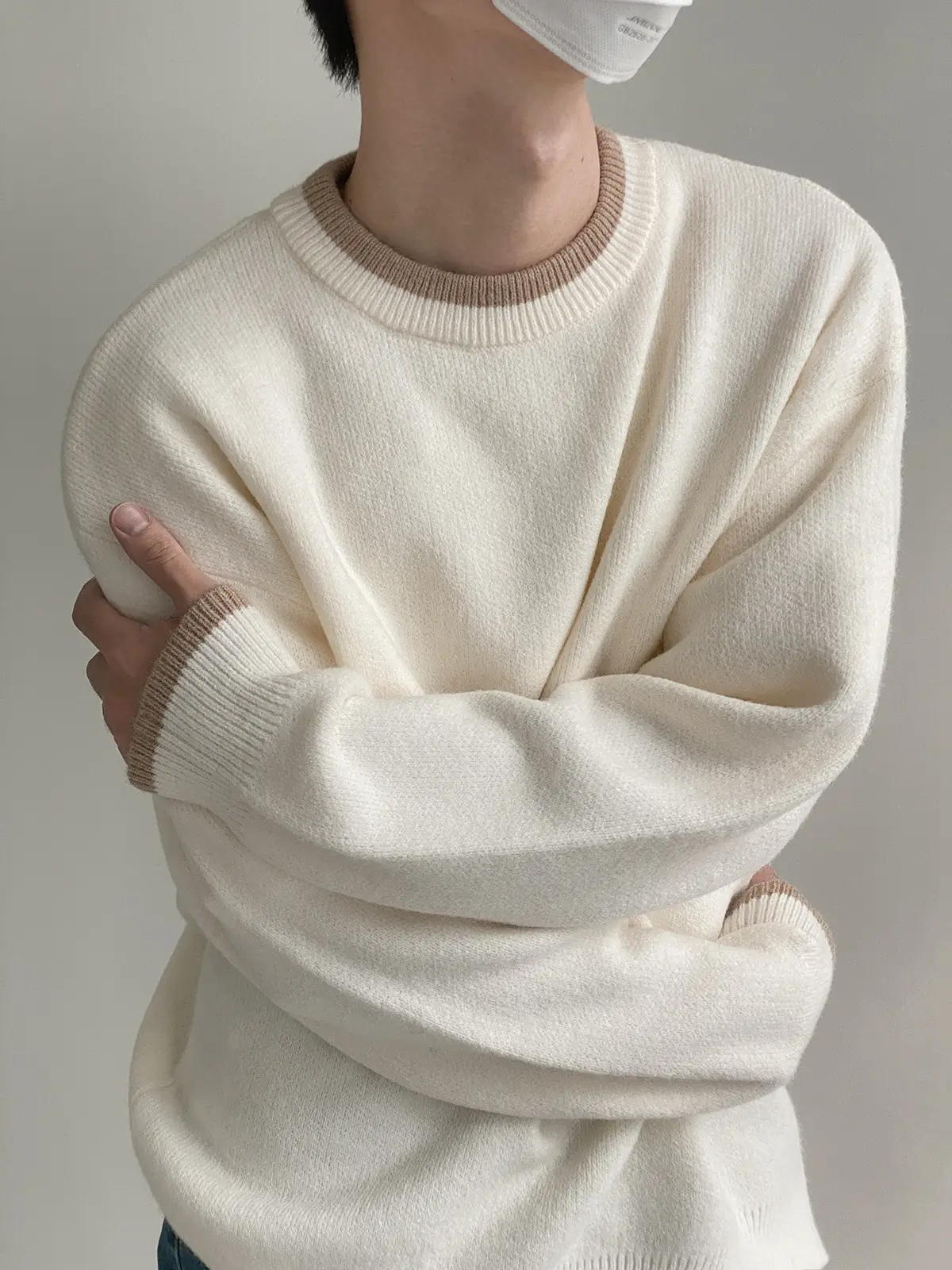 Men Black Knitted Round Neck Sweater for Winter — feature 9