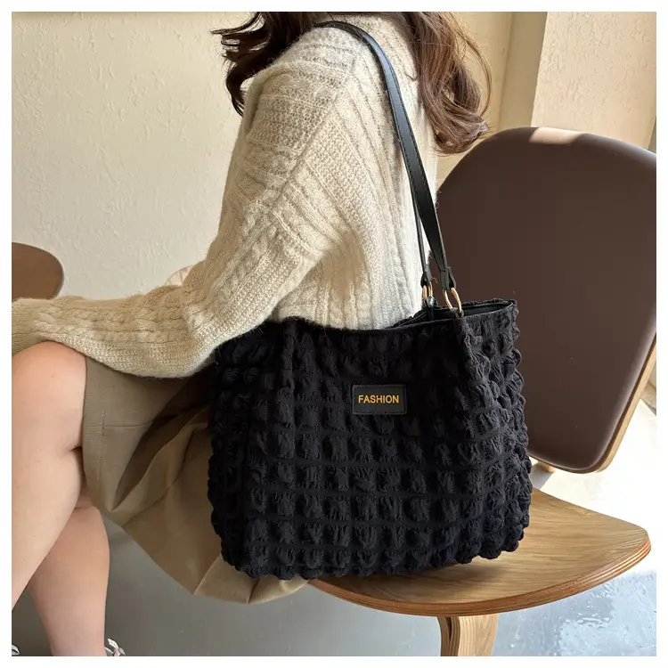 Black Korean Style Pleated Shoulder Bag for Women — feature 9