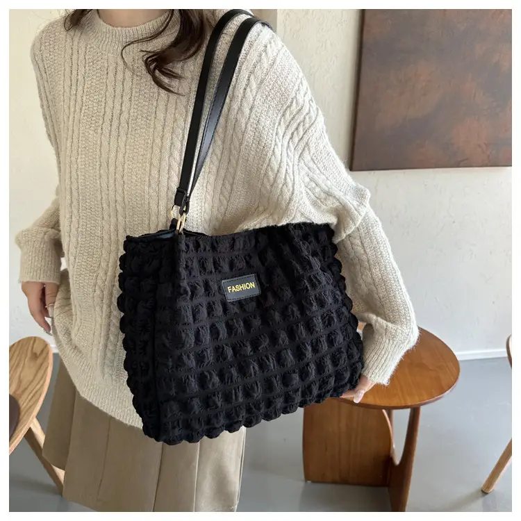 Purple Pleated Shoulder Bag for Women 2023 — feature 9