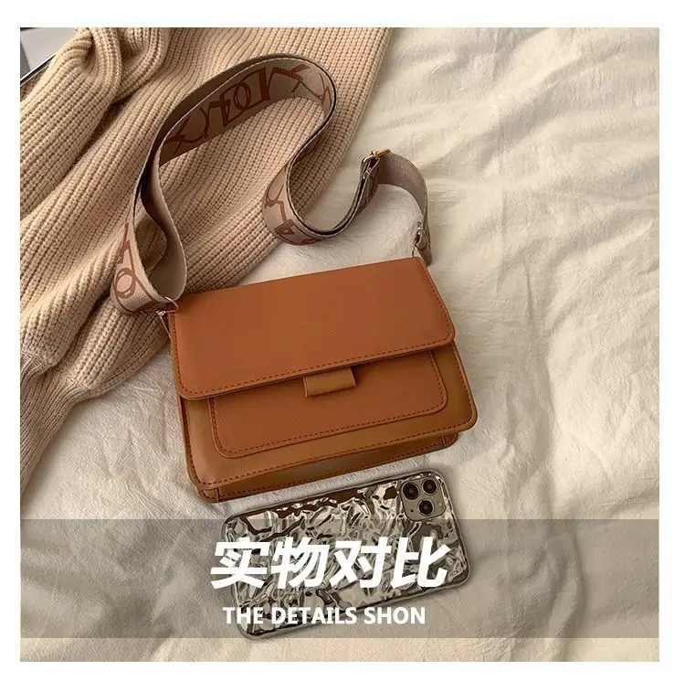 Women Crossbody Bag Brown Leather Retro Wide Strap 2026 — feature 9