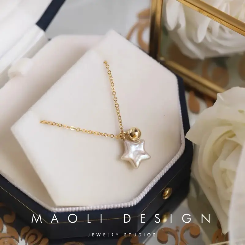 Women's Five-pointed Star Pearl Necklace Light Chain