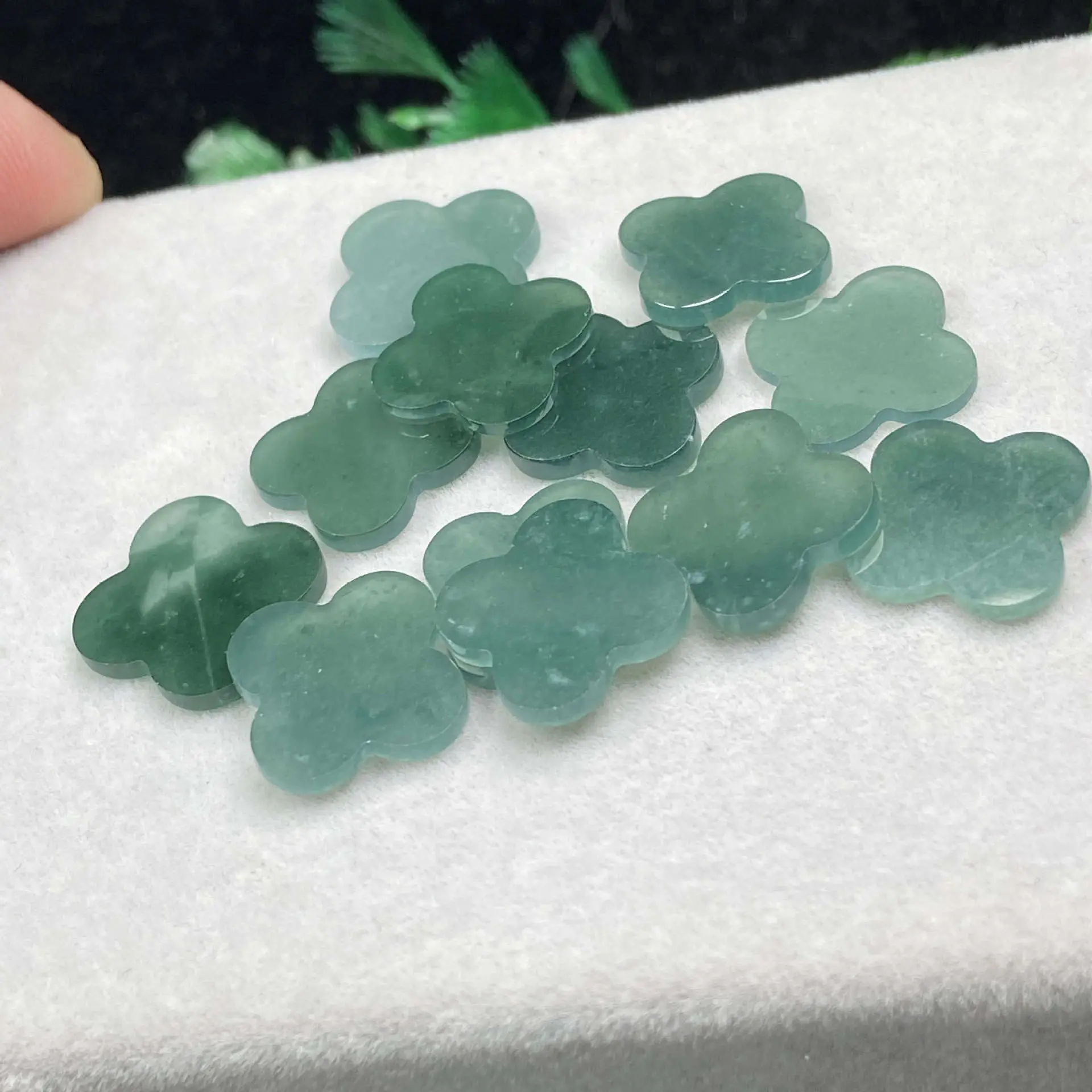 Four Leaf Clover Jade Pendants Green A-Grade Wholesale - Image 3