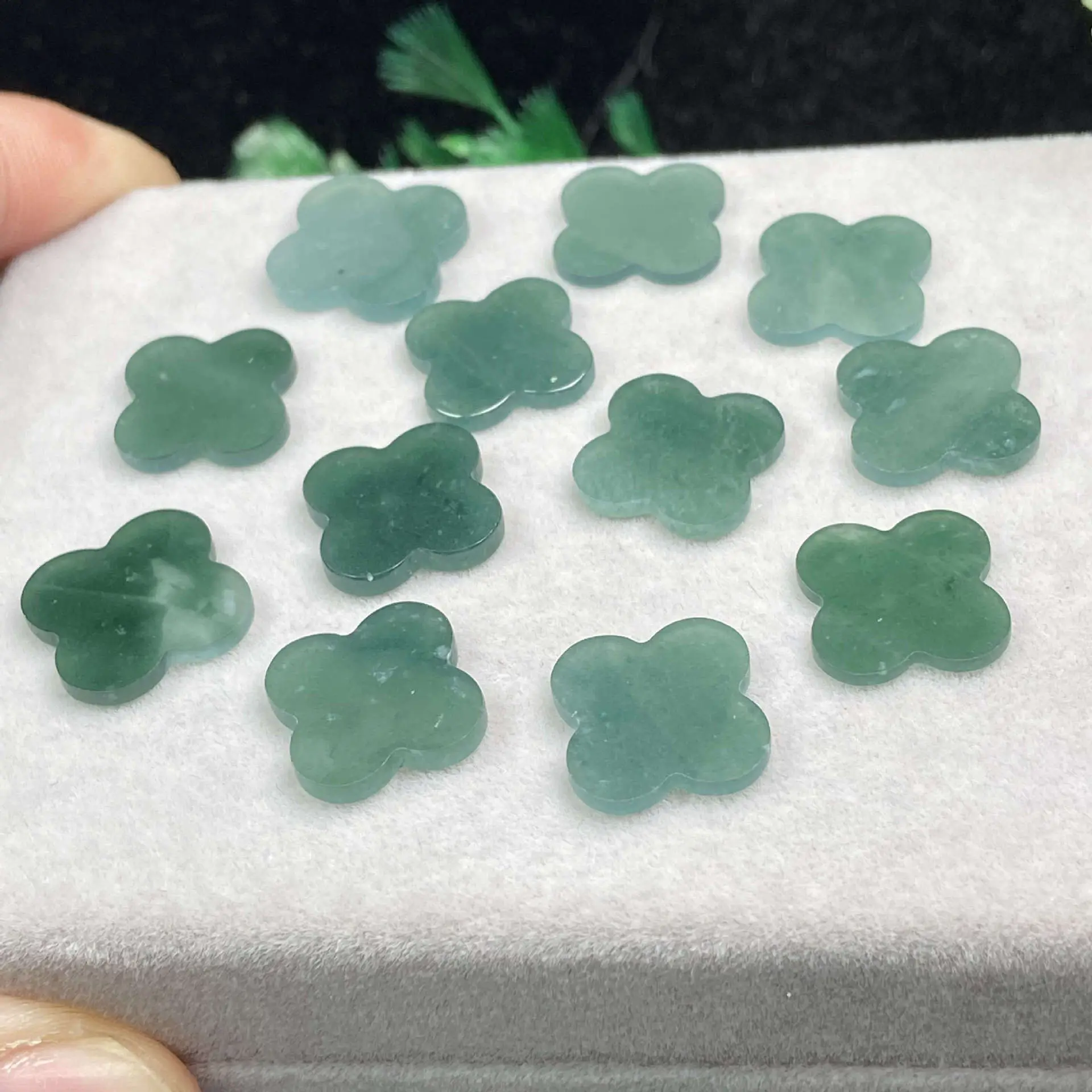 Four Leaf Clover Jade Pendants Green A-Grade Wholesale - Image 4