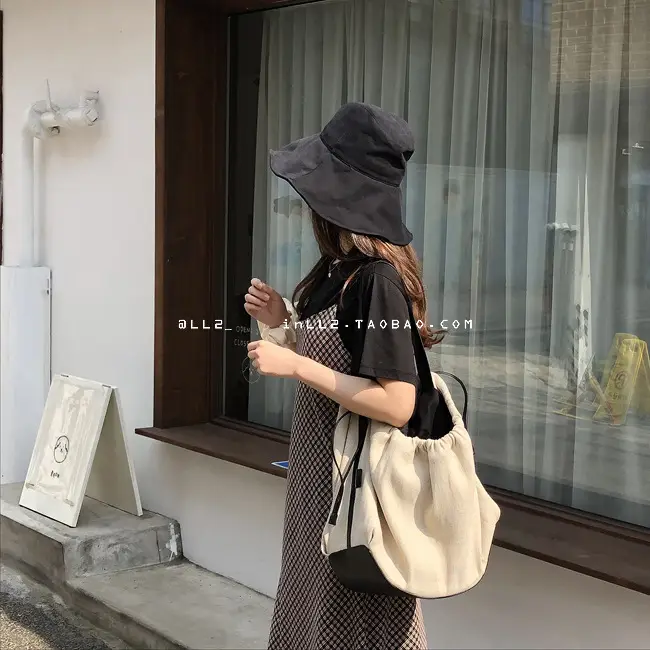 Canvas Crossbody Bag Women 2026 Ins Niche Patchwork Travel Bag