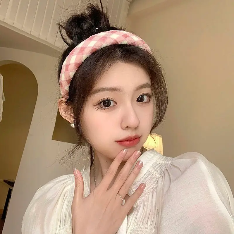 Korean Plaid Headband Women's Mori Sweet Headdress Skull Top Sponge Headband Net Red Pressure Hair Hairpin — feature 1
