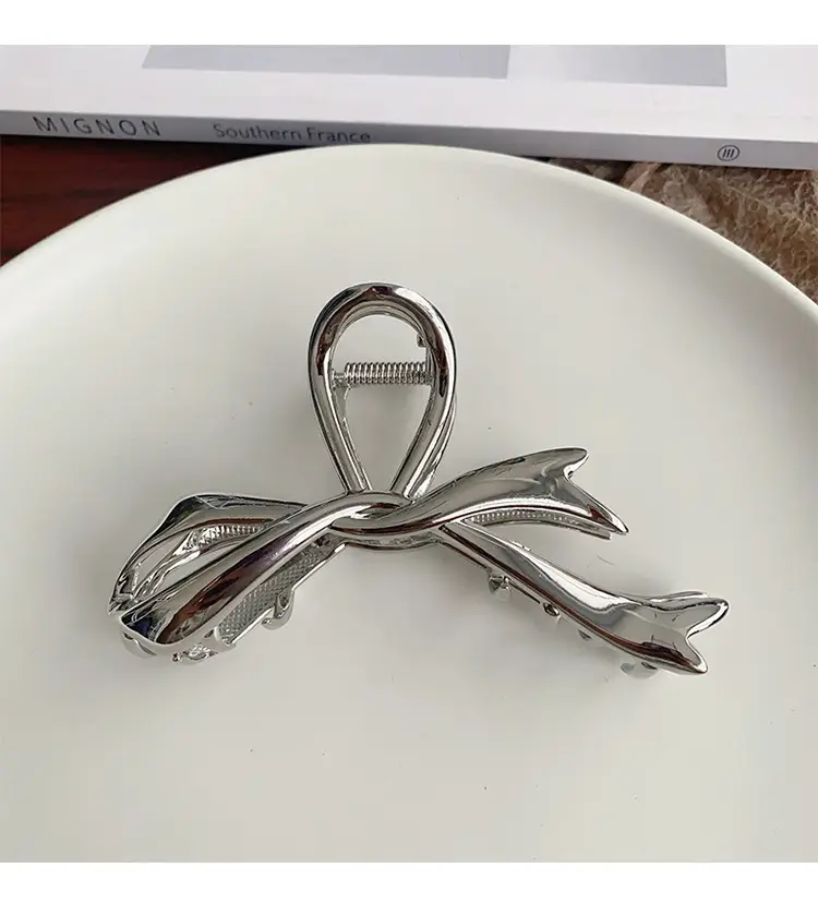 High-end Silver Shark Clip for Women 2023 — feature 11