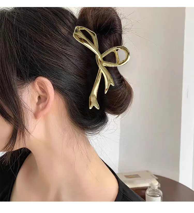 High-end Silver Shark Clip for Women 2023 — feature 4