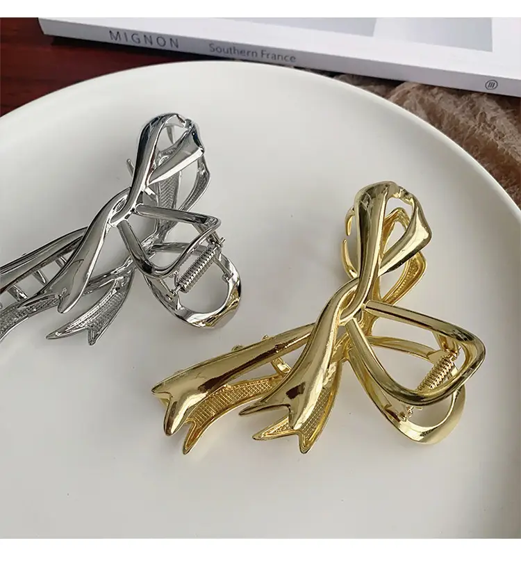 High-end Silver Shark Clip for Women 2023 — feature 7