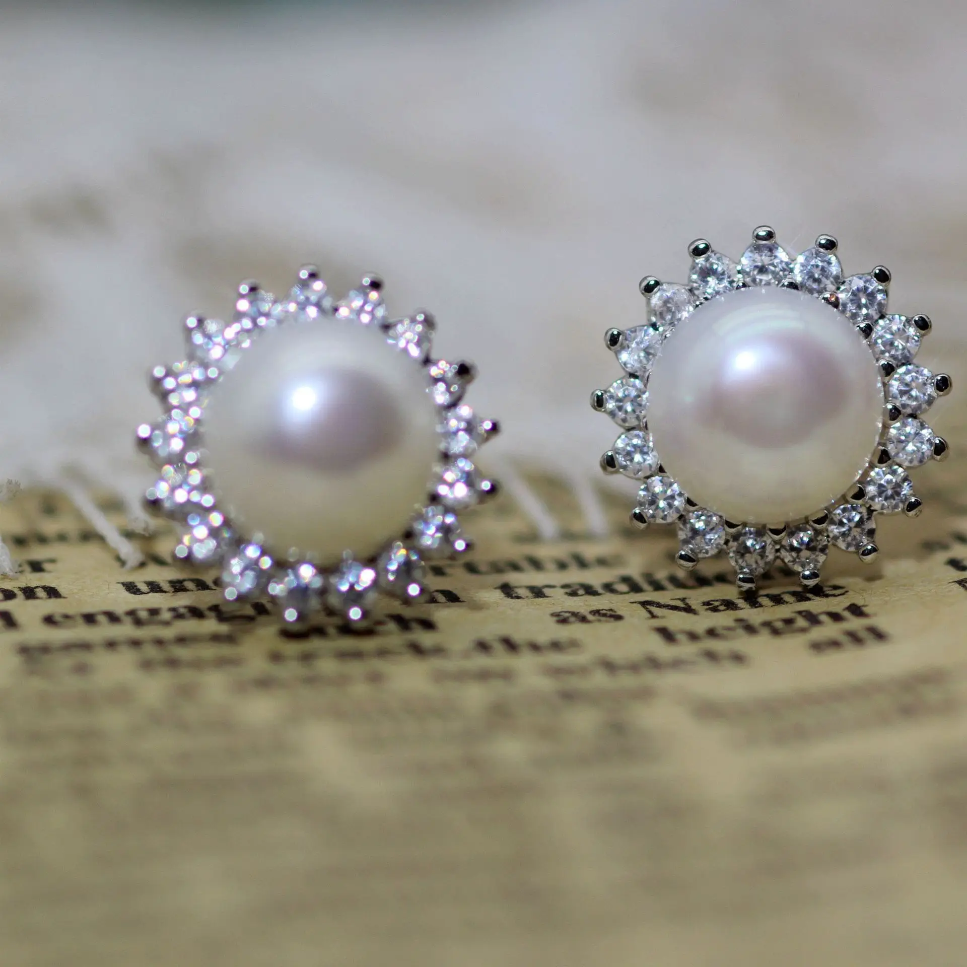 S925 Silver Pearl Sun Earrings Small - Image 3