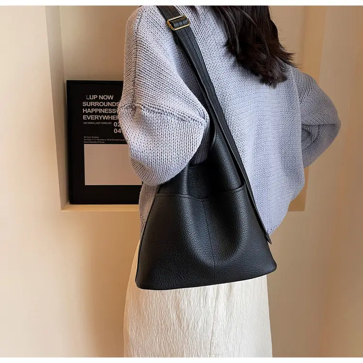 Women Large Capacity Shoulder Bag Brown Leather Winter Autumn — feature 17