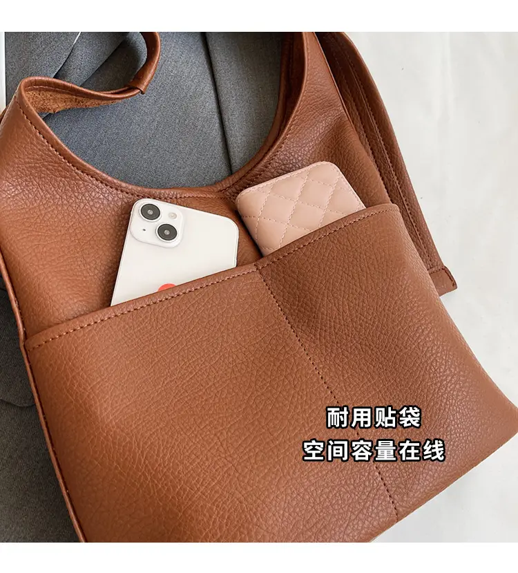 Women Large Capacity Shoulder Bag Brown Leather Winter Autumn — feature 4