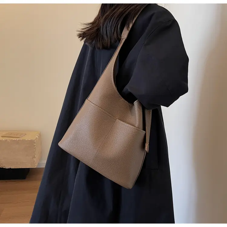 Women Large Capacity Shoulder Bag Brown Leather Winter Autumn — feature 6