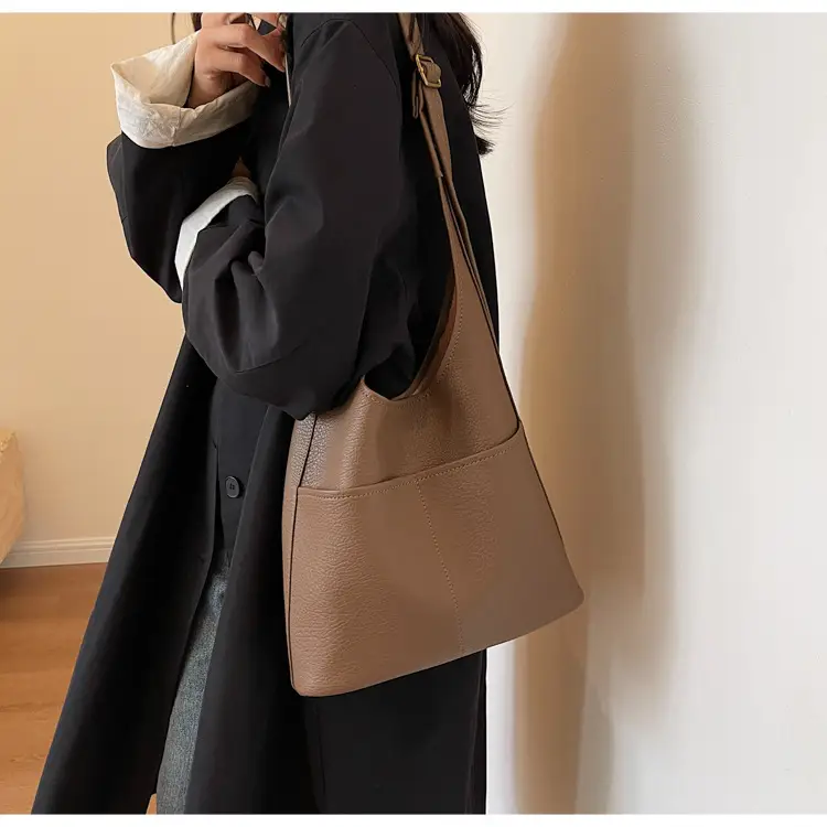Women Large Capacity Shoulder Bag Brown Leather Winter Autumn — feature 8