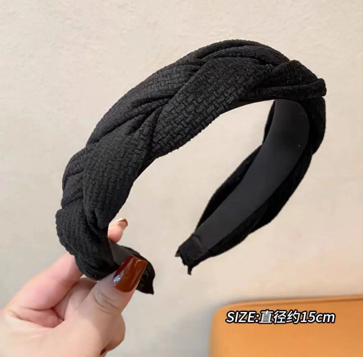 Black Skull Top Hair Band for Women 15cm — feature 4