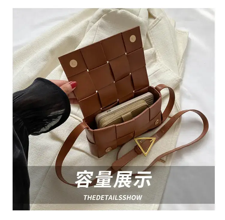 2023 Korean Fashion Shoulder Bag with Gold Clasp — feature 6