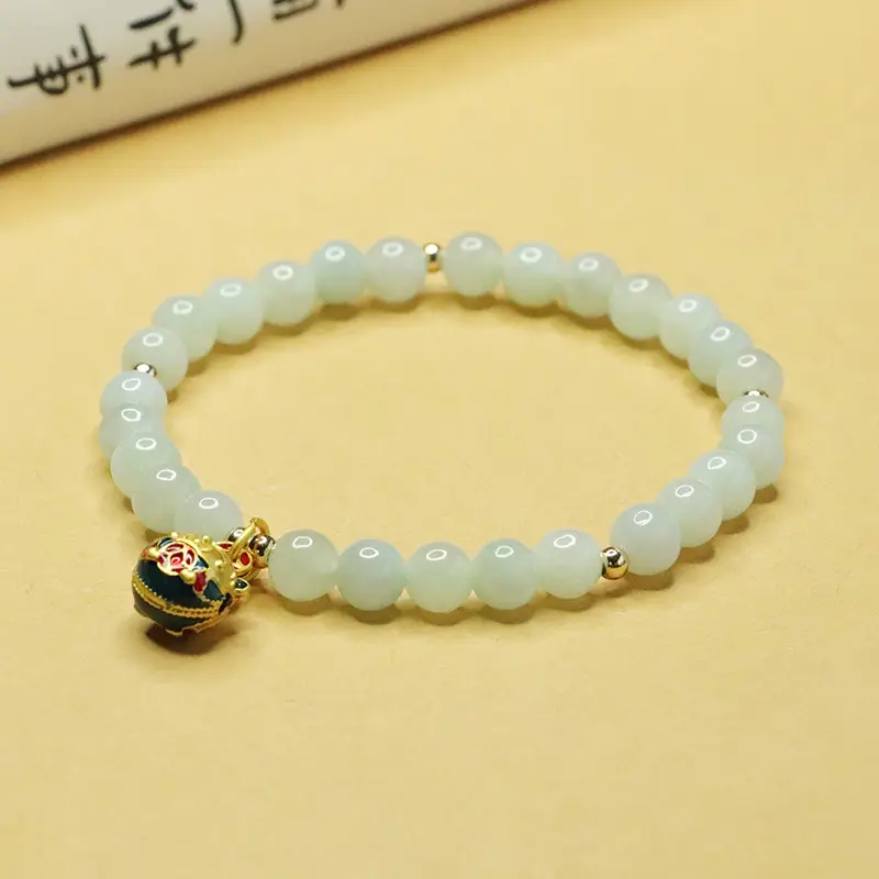 Jadeite Bracelet with Gold Beads and Pearl Drop — feature 3