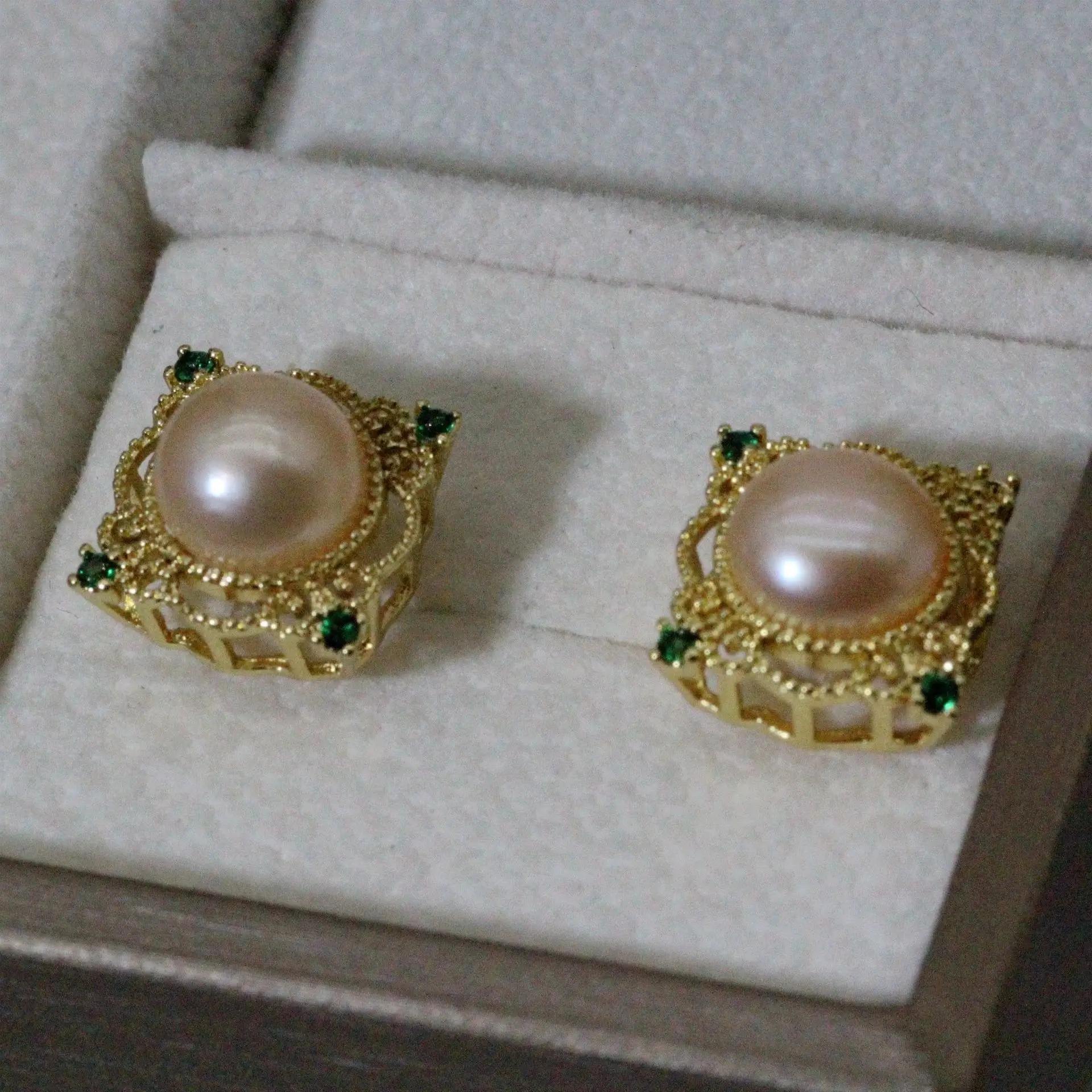 S925 Silver Pearl Green Star Earrings — feature 11