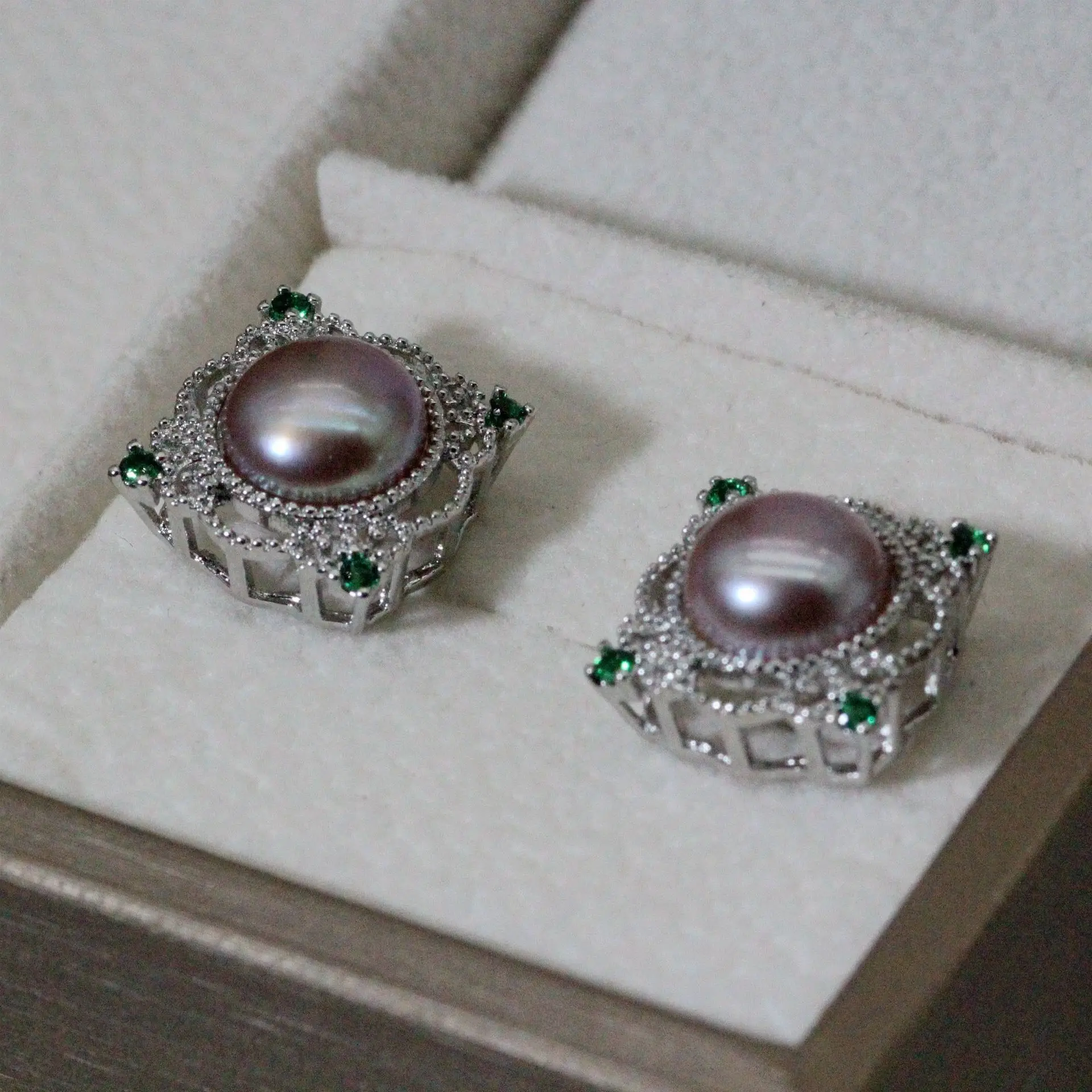 S925 Silver Pearl Green Star Earrings — feature 16