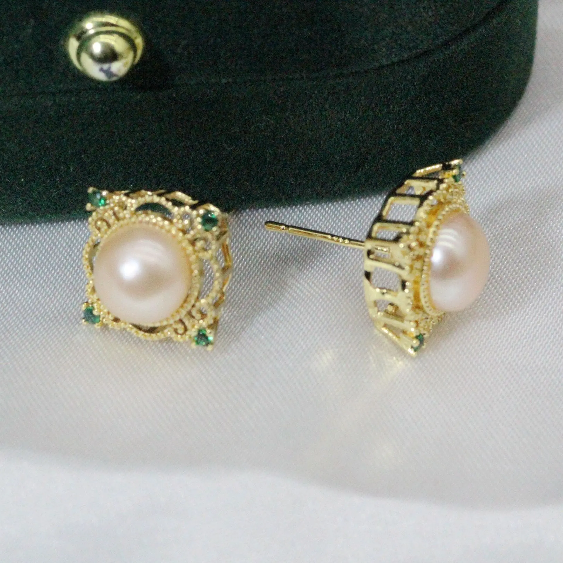 S925 Silver Pearl Green Star Earrings — feature 6