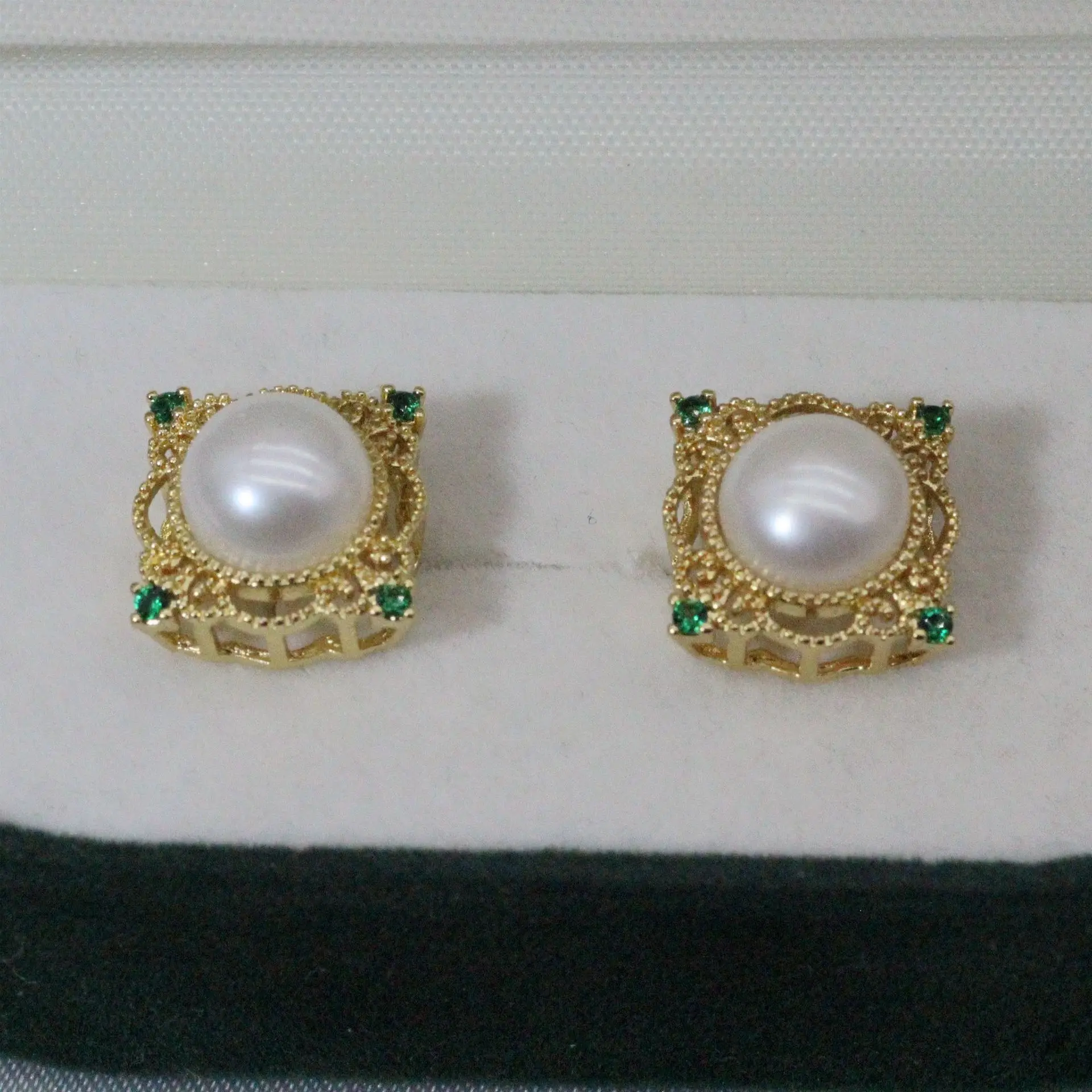 S925 Silver Pearl Green Star Earrings — feature 8