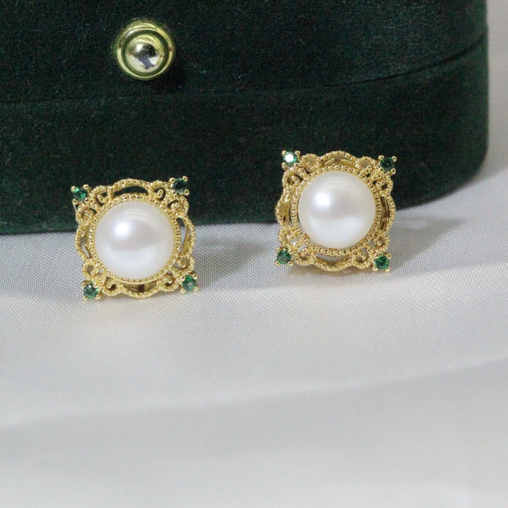 S925 Silver Pearl Green Star Earrings — feature 9