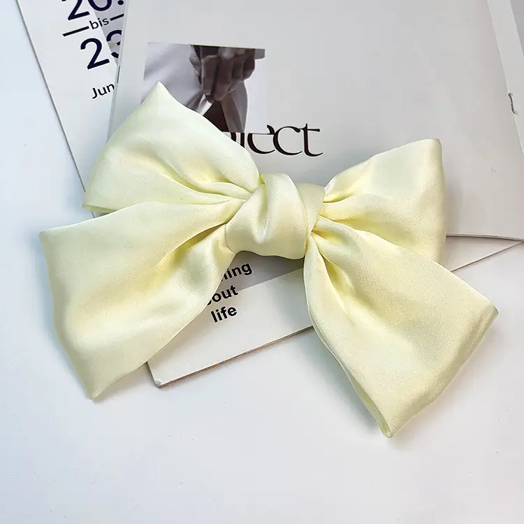 Black Retro Bow Hairpin for Women - Image 4