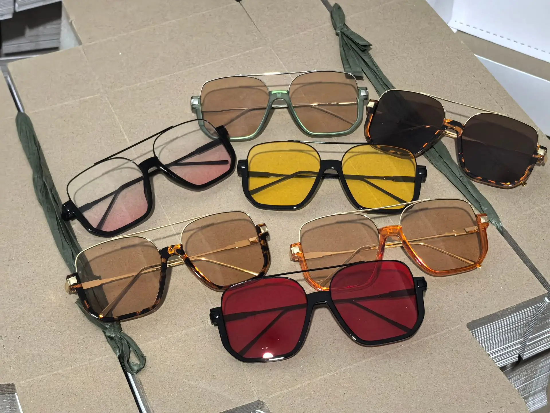 Women Anti-Blue Light Sunglasses Double Bridge Large Frame β feature 3