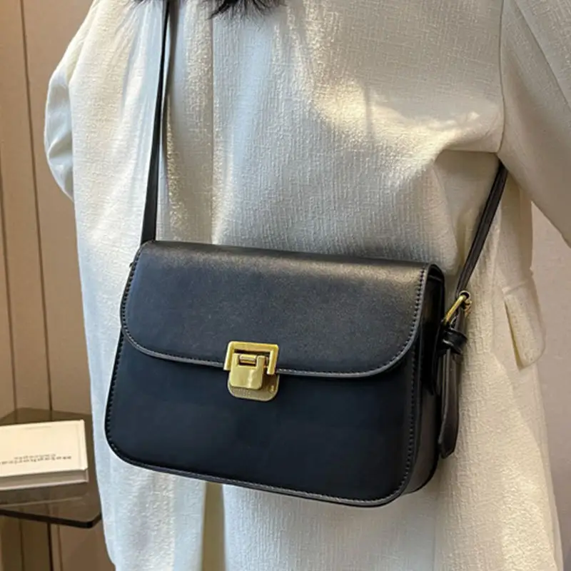 Women's Brown Leather Shoulder Bag with Gold Clasp - Image 5
