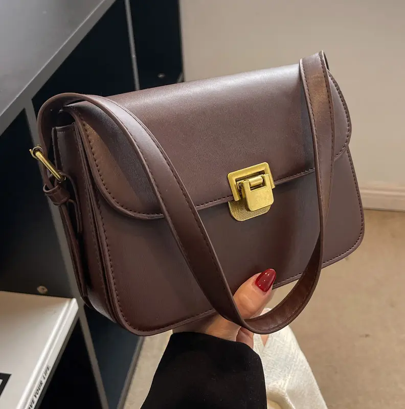 Women's Brown Leather Shoulder Bag with Gold Clasp - Image 8
