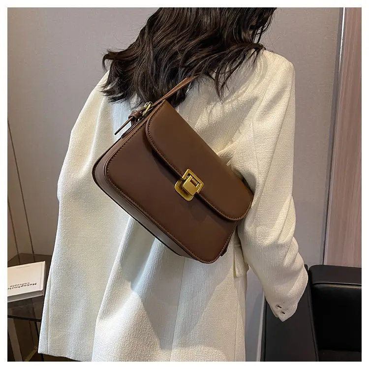 Women's Brown Leather Shoulder Bag with Gold Clasp — feature 15