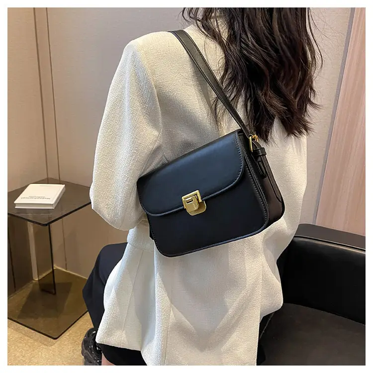 Women's Brown Leather Shoulder Bag with Gold Clasp — feature 16