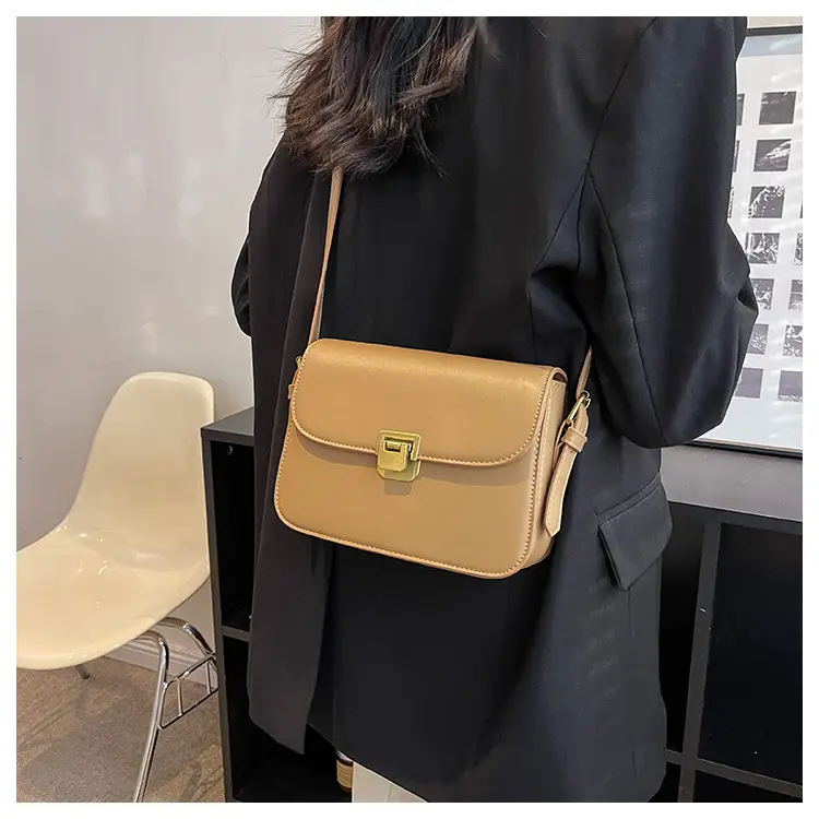 Women's Brown Leather Shoulder Bag with Gold Clasp — feature 20