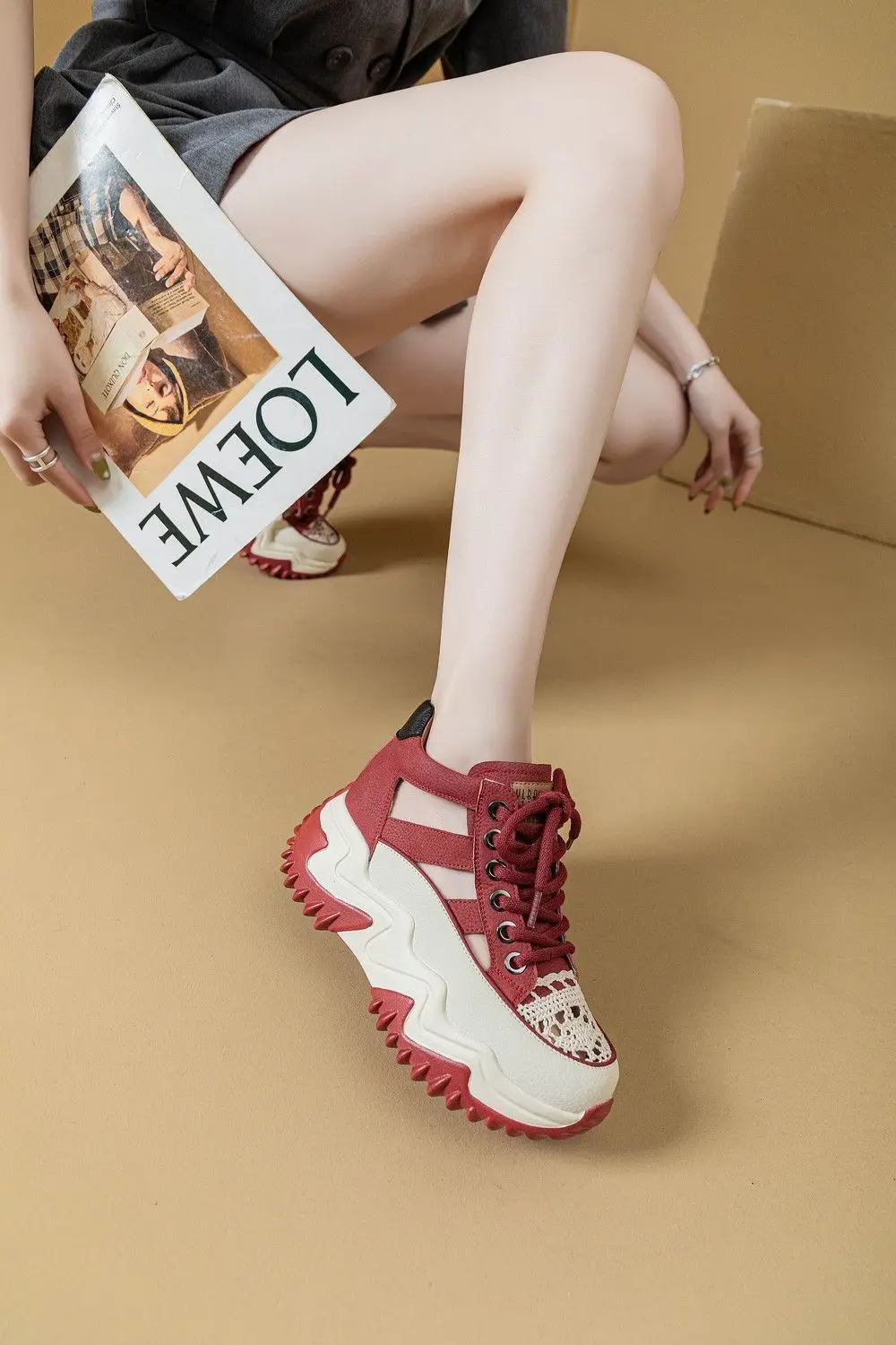 New Lace-Up Thick-Soled Heightening Daddy Shoes for Women 2025 Summer Versatile Fashion Contrasting Color Cut Out Breathable Sports Shoes for Women — feature 4