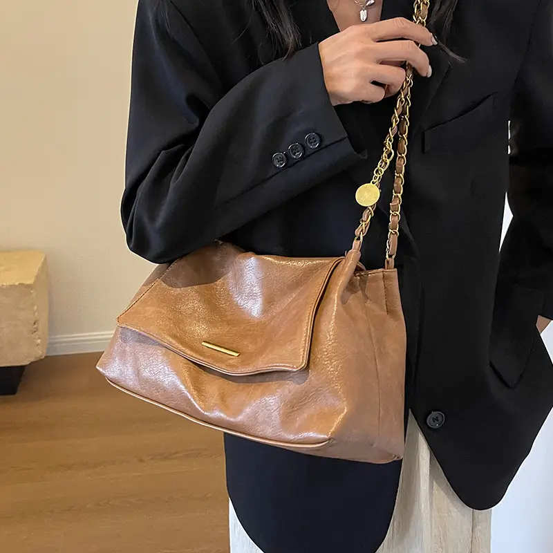 Black Leather Chain Shoulder Bag for Women - Image 6