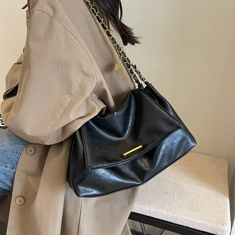 Black Leather Chain Shoulder Bag for Women - Image 7