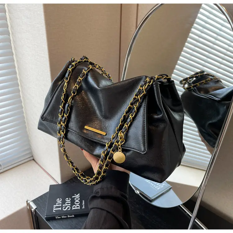 Black Leather Chain Shoulder Bag for Women — feature 13