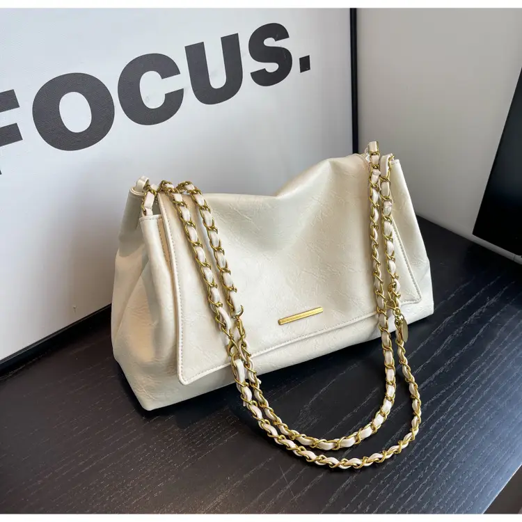Black Leather Chain Shoulder Bag for Women — feature 17