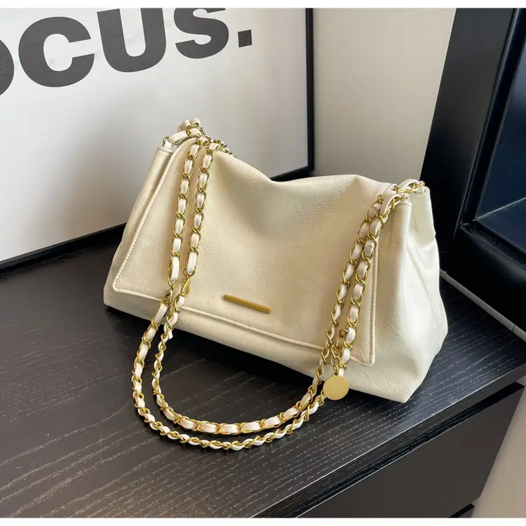 Black Leather Chain Shoulder Bag for Women — feature 18