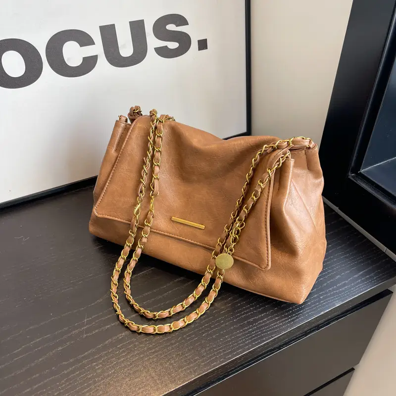 Black Leather Chain Shoulder Bag for Women - Image 4