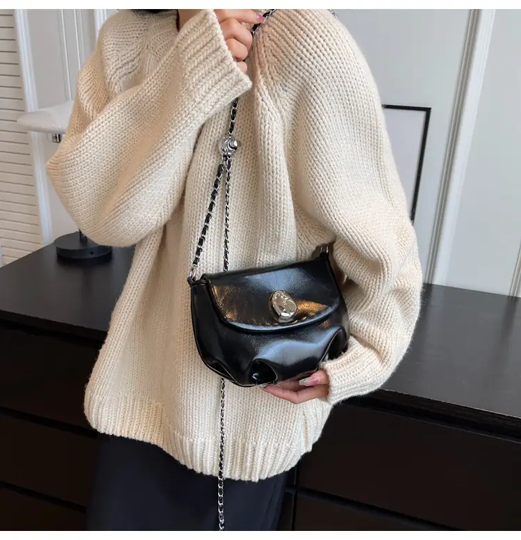 Women's Retro Chain Shoulder Messenger Bag Brown Leather — feature 11